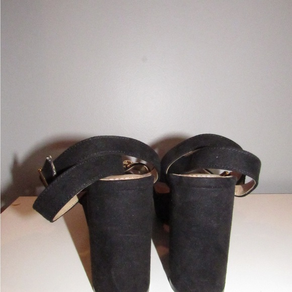 H&M NWOT Platform Sandal Heel with Gold Chain - Picture 4 of 5